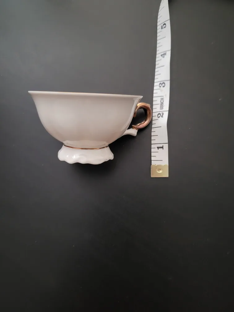 Vintage Victoria Fine China Tea Cup image indicator(5)