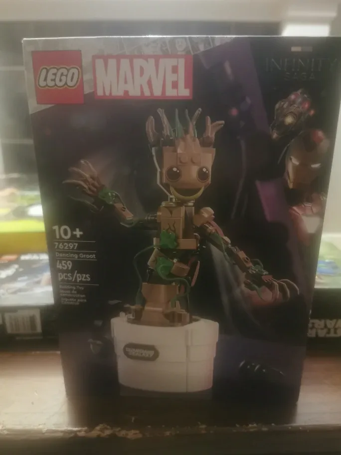 LEGO Marvel Guardians of the Galaxy Dancing Groot Building Kit image indicator(2)