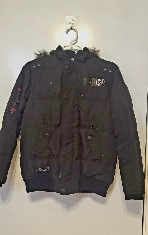💚 Boys' Black Winter Jacket Size M