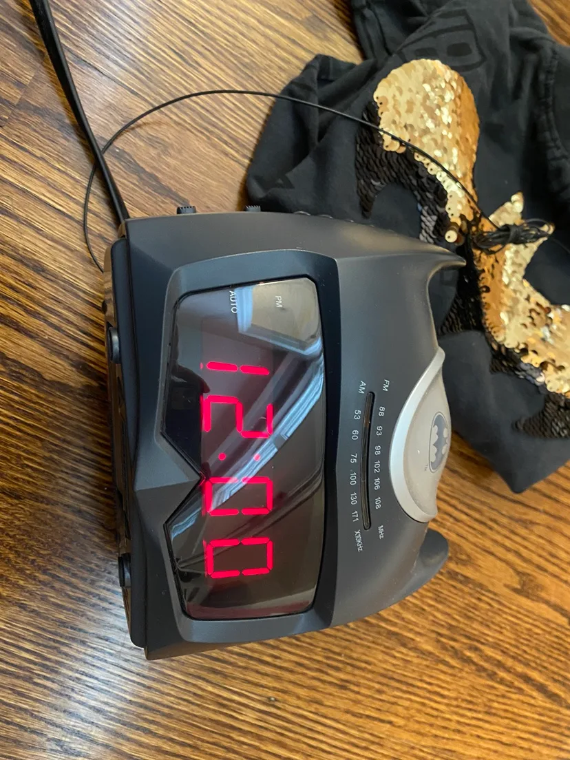 Batman Alarm Clock Radio image indicator(2)