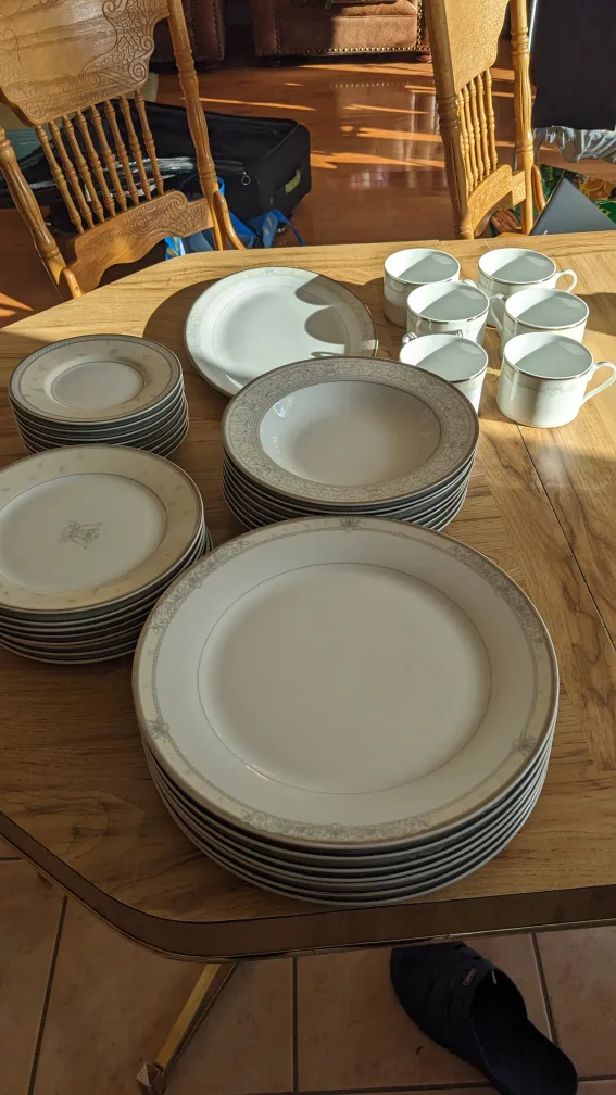 Mikasa Romance 42-Piece Dinnerware Set with Six Mugs image indicator(2)