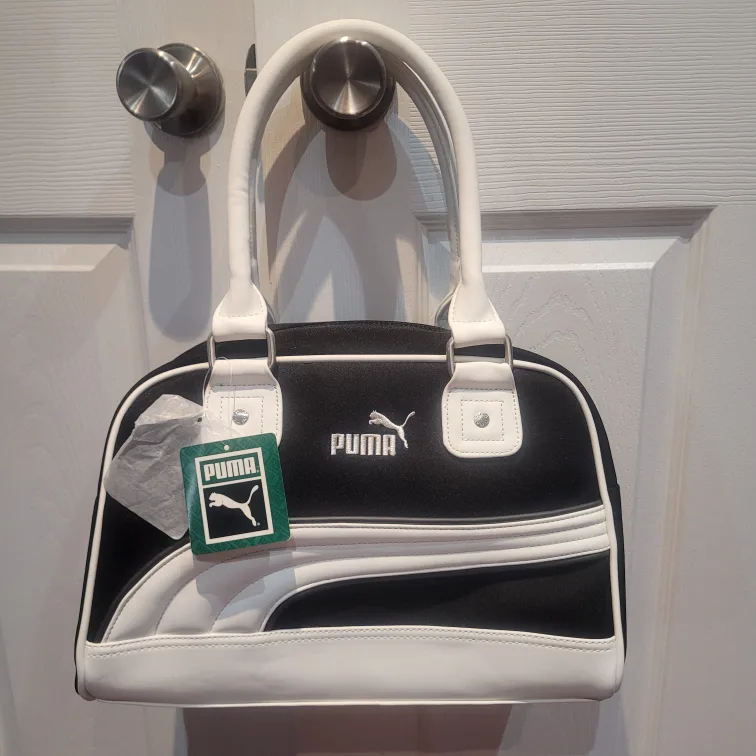 NWT Puma Black and White Handbag image indicator(2)