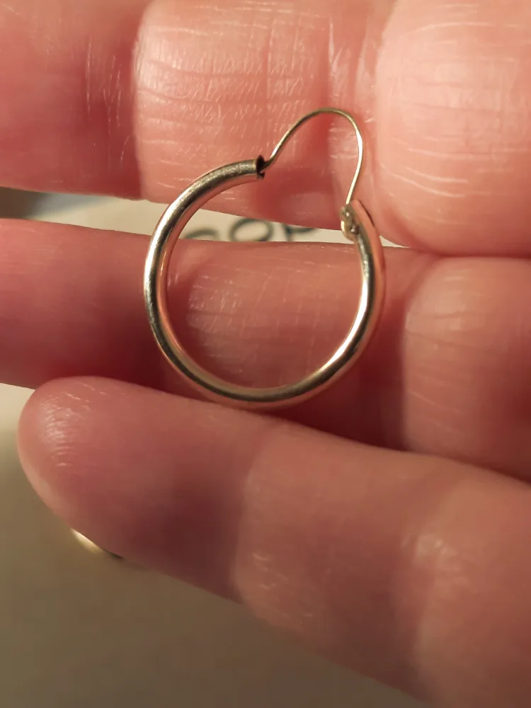 10K Gold Hoop Earrings image indicator(6)