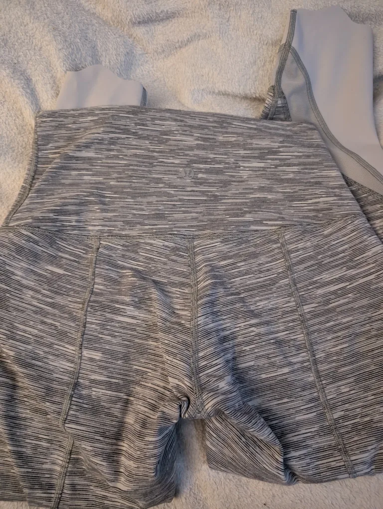 Lululemon Size 6 crop leggings image indicator(5)