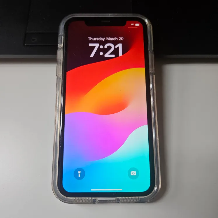 iPhone 11 - 64gb - unlocked image indicator(2)