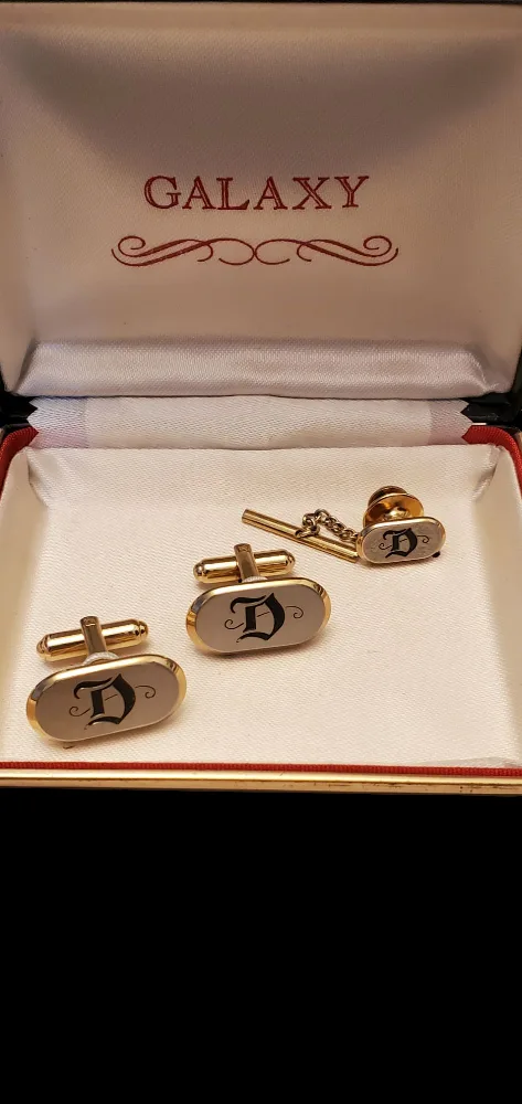Vintage Galaxy Men's Cufflinks and Tie Tack Set image indicator(2)