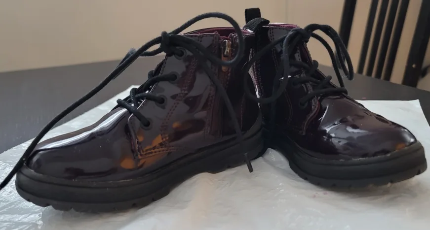 Zara Kids Patent Leather Boots Size 26 image indicator(4)