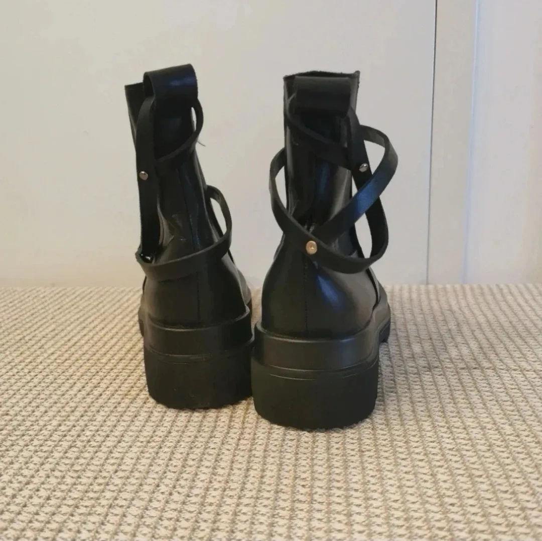 Brand New Black Leather Platform Ankle Boots - Size 7 image indicator(2)