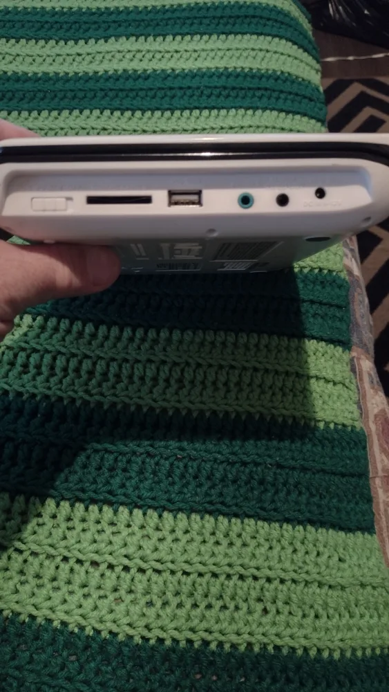 GPX Portable DVD Player - PQT750WK image indicator(6)