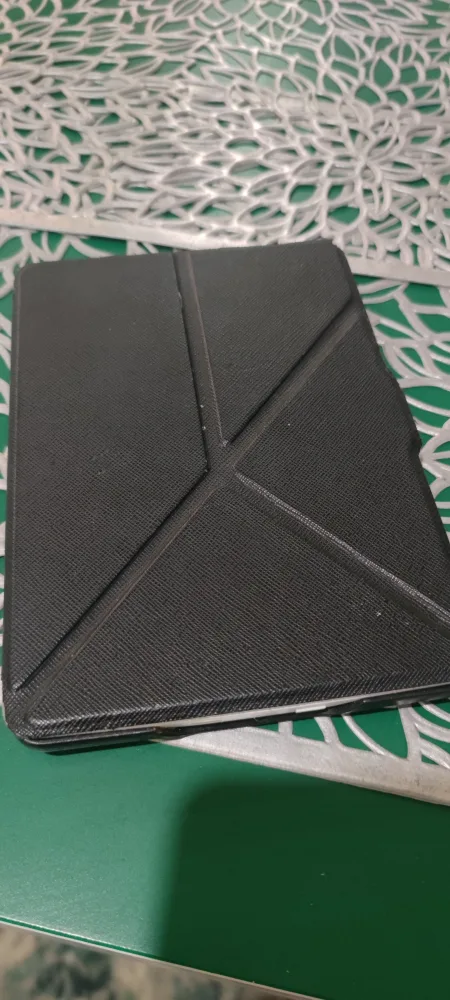 Kindle e-reader with case 🧡 image indicator(2)