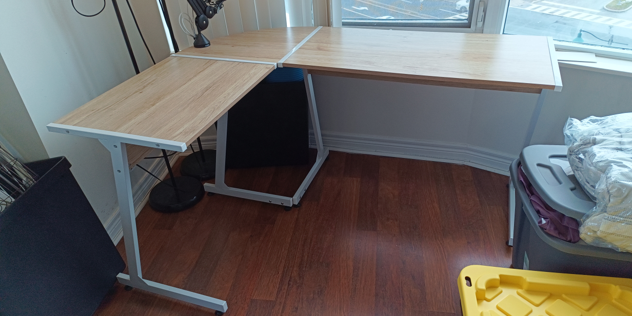 L-Shaped Computer Desk - Modern Design