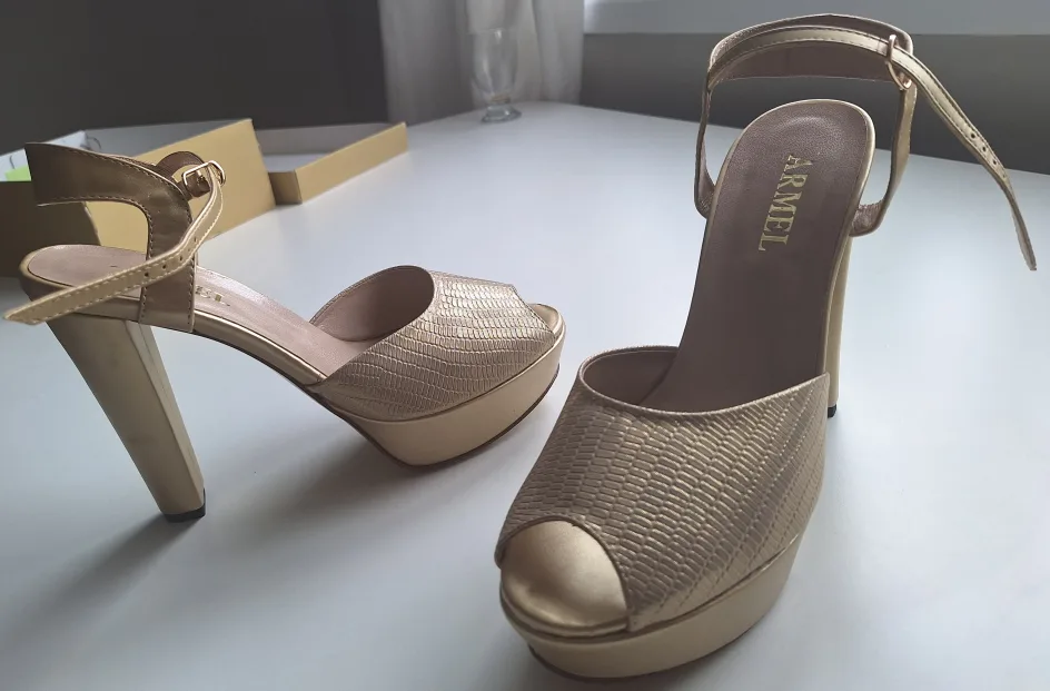 Gold Platform Heels - Size 9 image indicator(2)