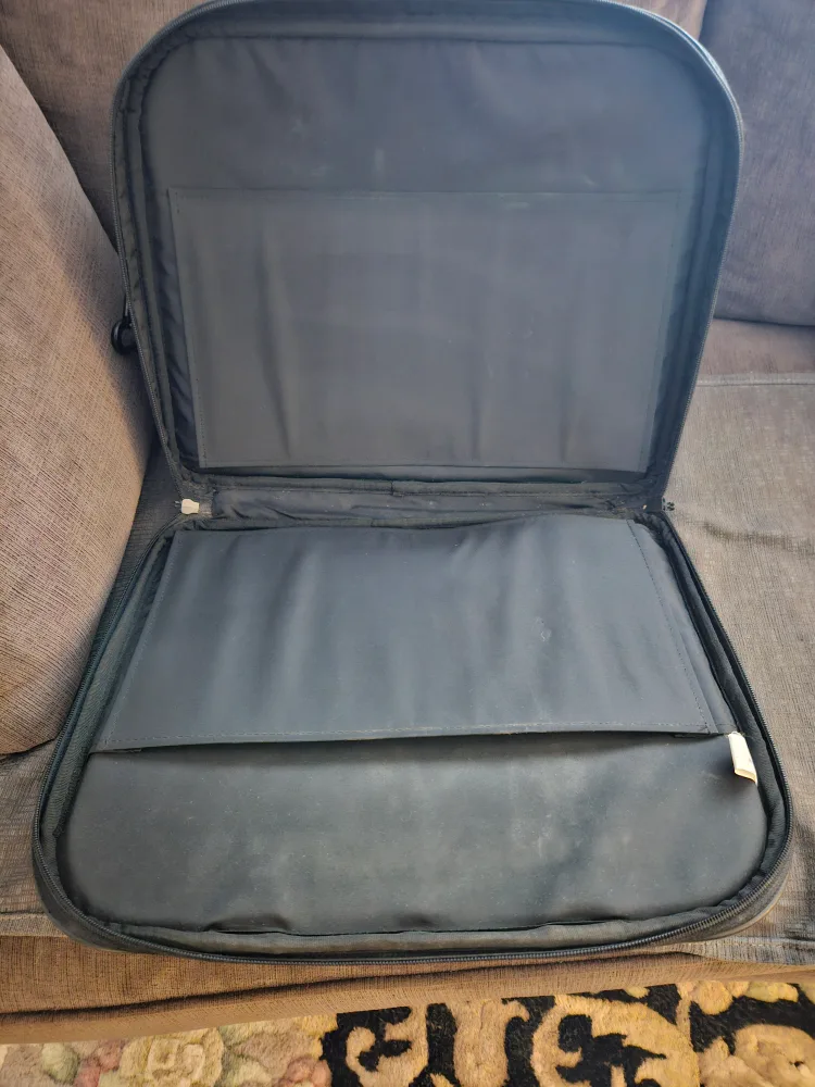 Black Leather Laptop Briefcase image indicator(4)