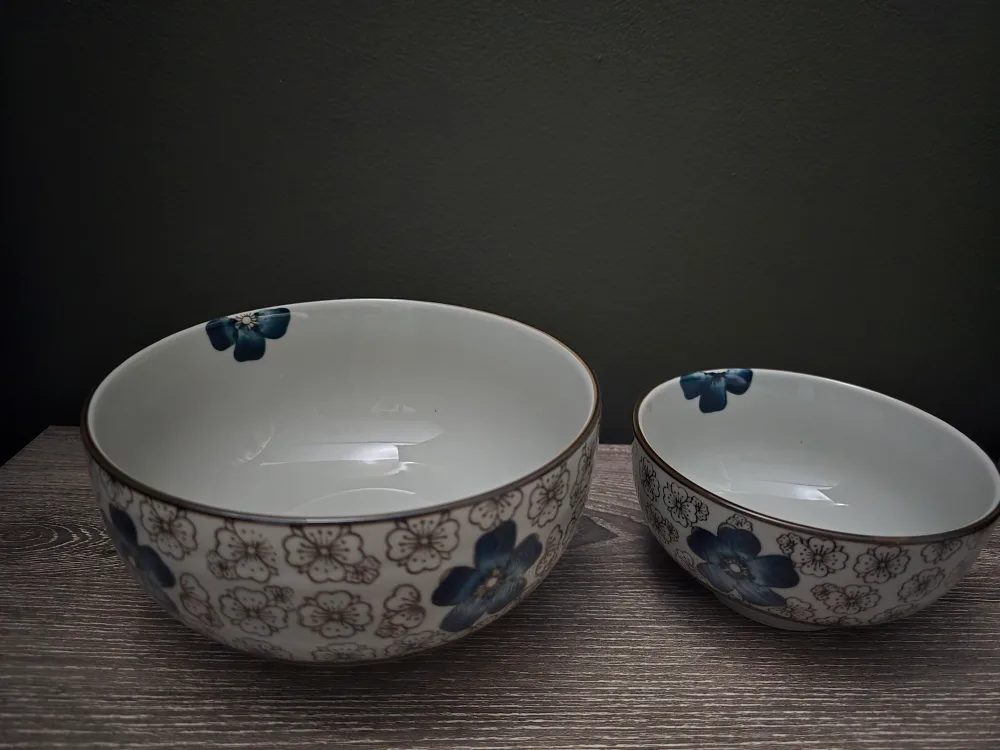 Set of Two Ceramic Bowls with Floral Design image indicator(7)