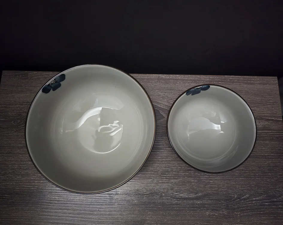 Set of Two Ceramic Bowls with Floral Design image indicator(8)