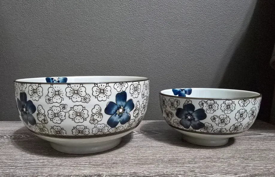 Set of Two Ceramic Bowls with Floral Design image indicator(4)
