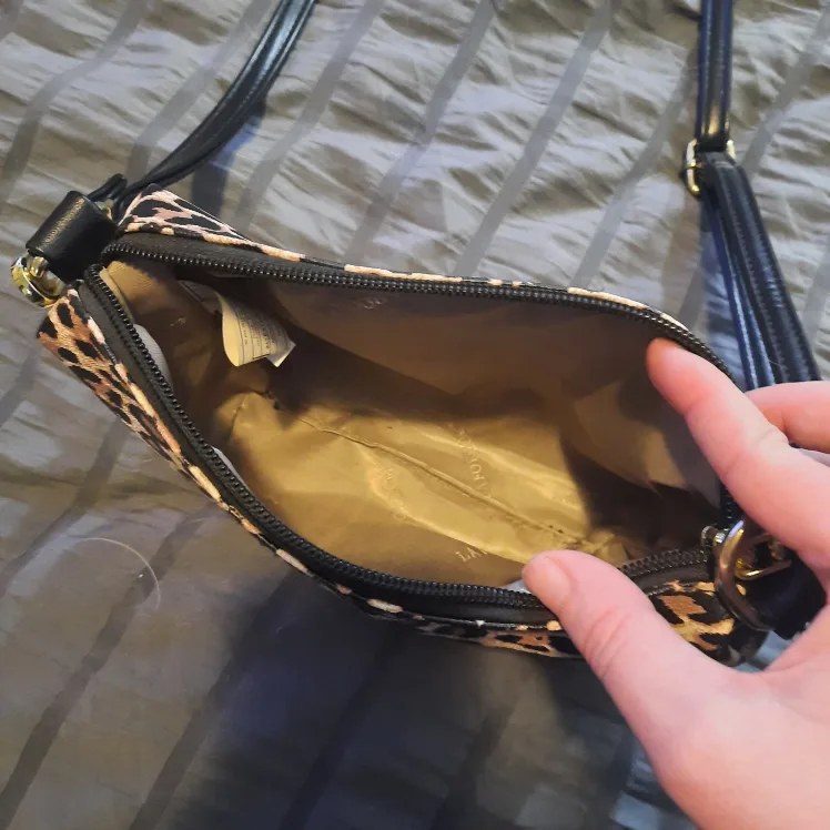 Leopard Print Crossbody Bag image indicator(2)