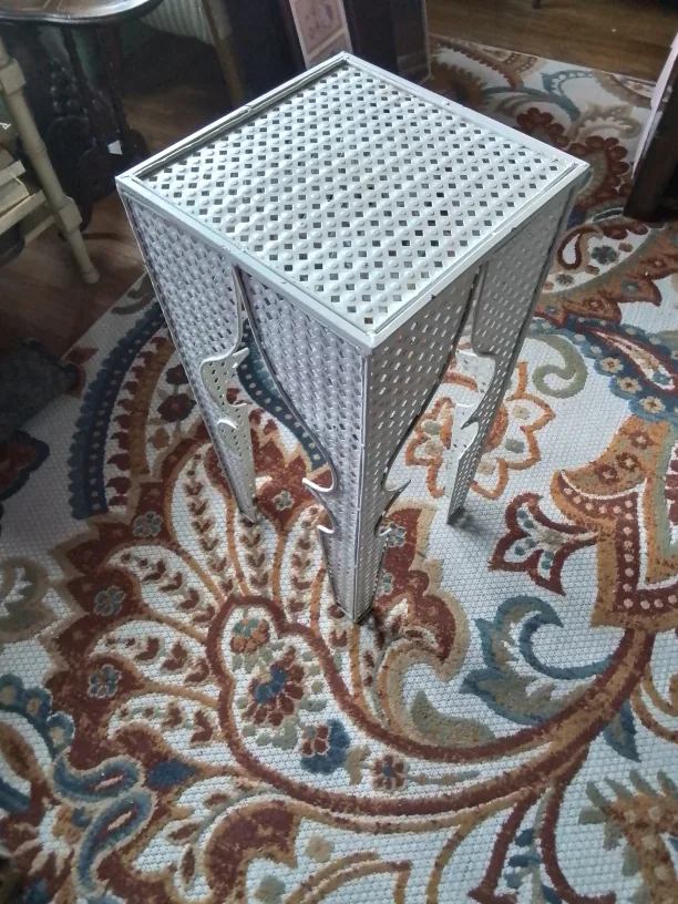 Moroccan Style Metal Stand image indicator(2)