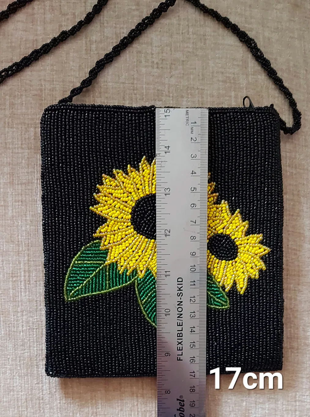 🆕Beaded Sunflower Crossbody Bag image indicator(2)