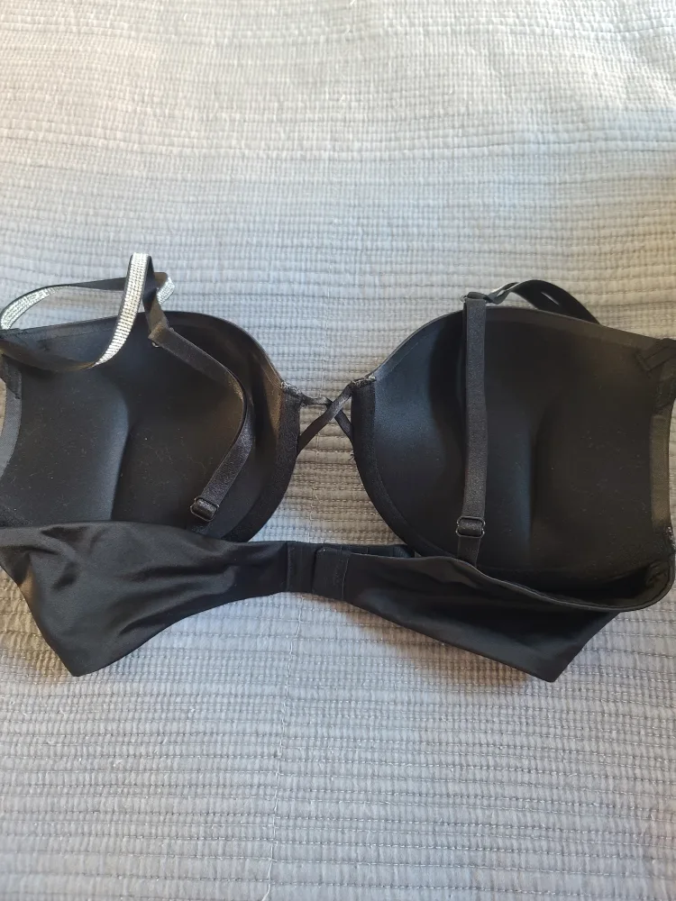 Victoria's Secret Bombshell Push-Up Bra - Black - 36C image indicator(3)