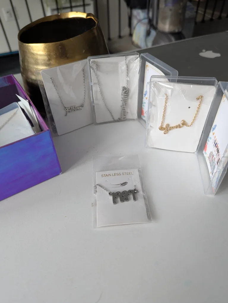 Taylor Swift Necklaces image indicator(2)