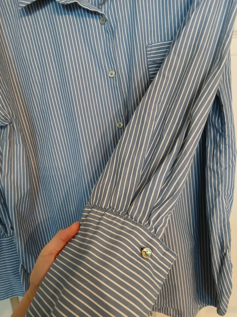 DKNY striped cotton blue and white button up, size large (L) image indicator(5)