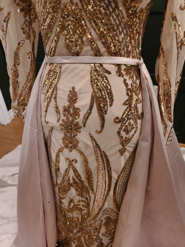 Stunning Gold Sequin & Satin Formal Gown - Size 6 - photo 5