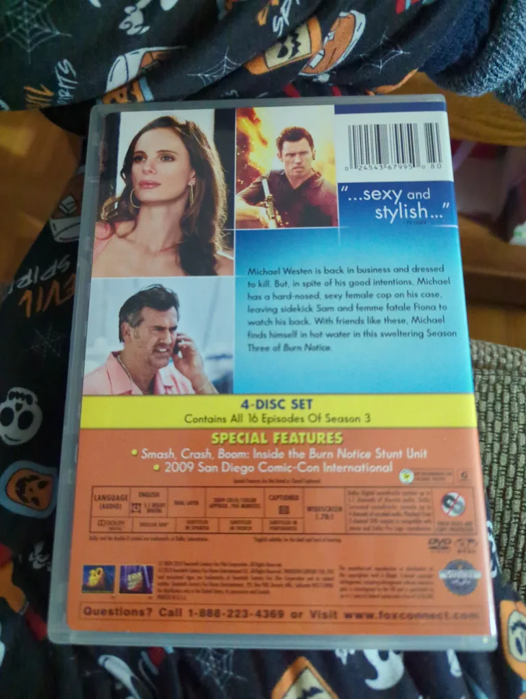 Burn Notice Season Three DVD image indicator(2)