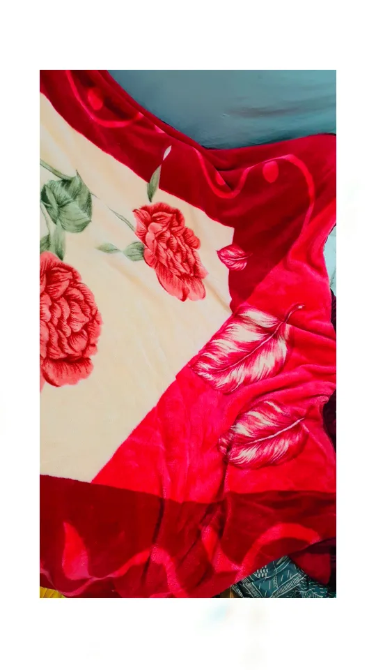Floral Fleece Blanket - Red Roses image indicator(2)
