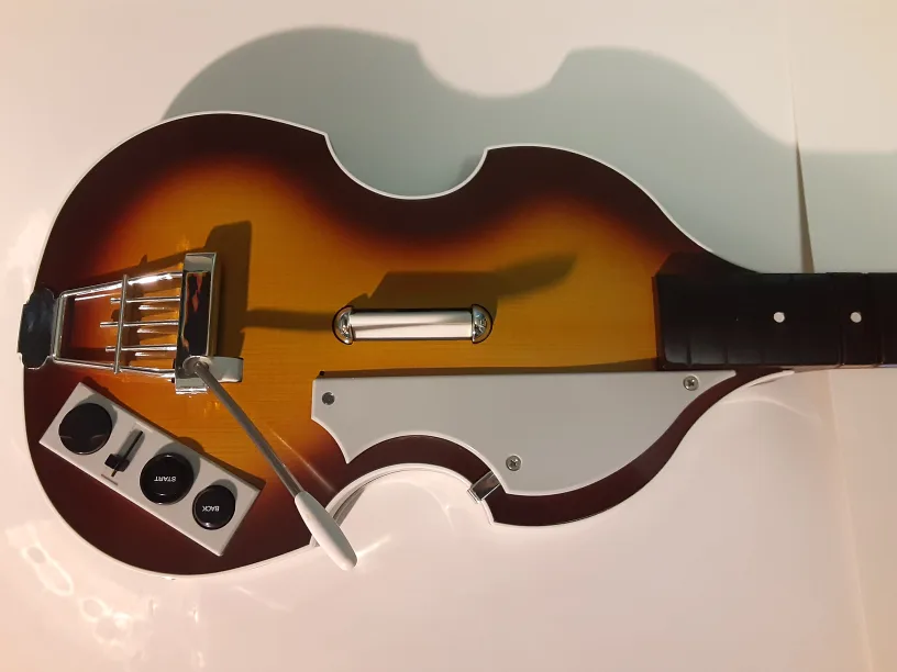 Xbox 360 Rockband Guitar | Paul McCartney Hofner | Rare image indicator(5)