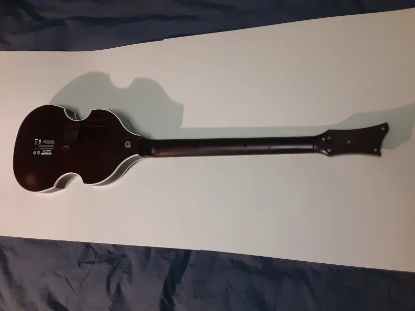 Xbox 360 Rockband Guitar | Paul McCartney Hofner | Rare image indicator(6)