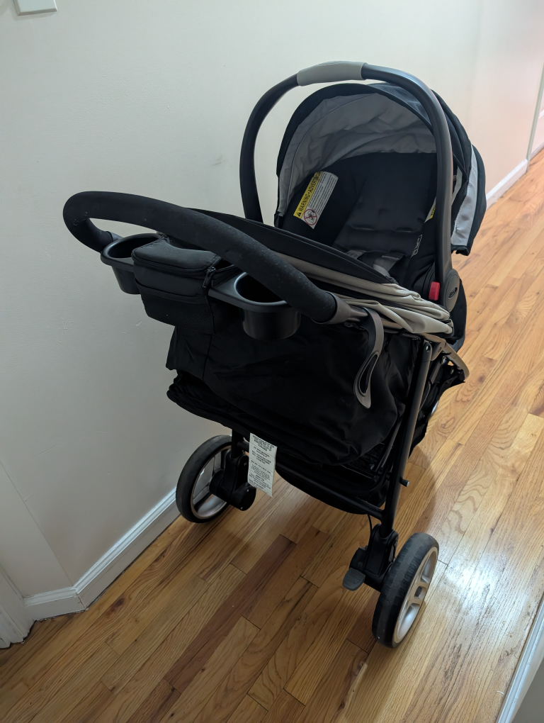 Graco SnugRide Infant Car Seat and Stroller - photo 2