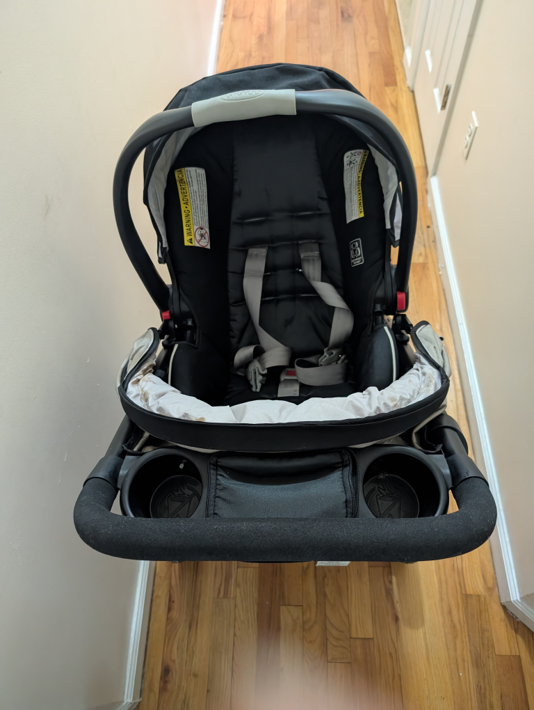 Graco SnugRide Infant Car Seat and Stroller - photo 4