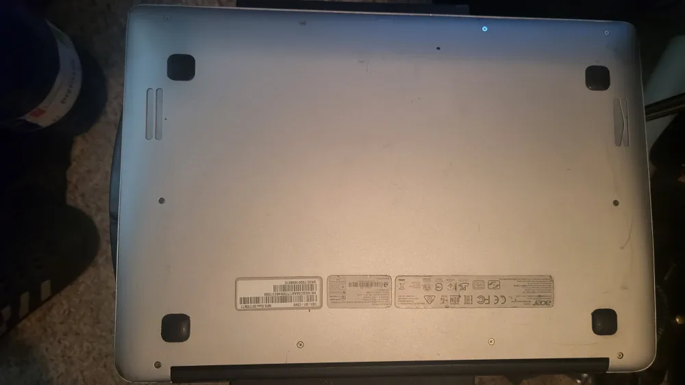Acer Chromebook C741-C53W image indicator(6)