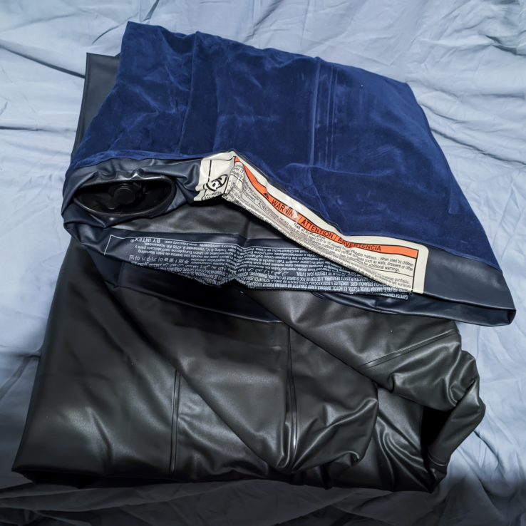 INTEX Queen Inflatable Air Mattress and Electric Pump - photo 2