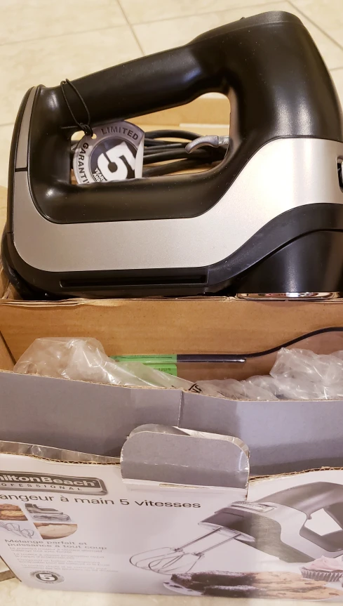 Hamilton Beach Professional 5-Speed Hand Mixer - New in Box - photo 3