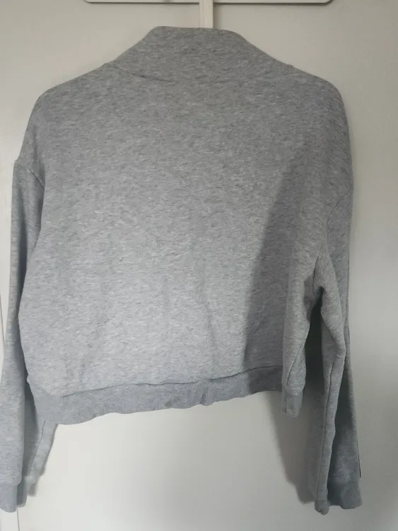 Cropped quarter-zip sweater image indicator(2)