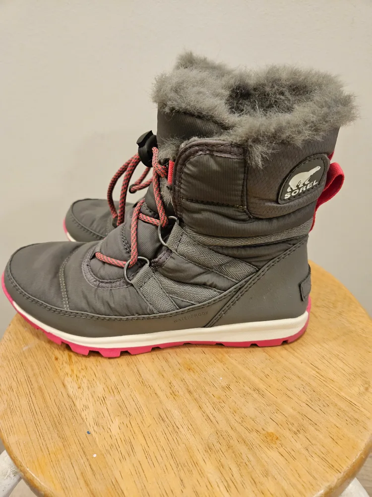 Sorel girls Youth Size3, Whitney Short Lace Snow Boot image indicator(2)
