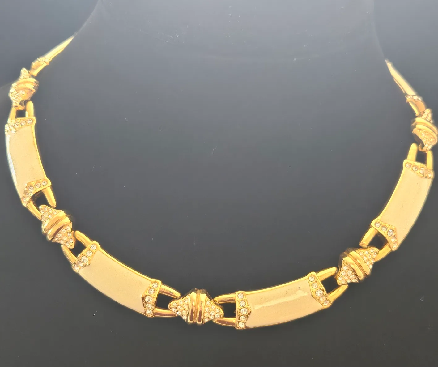 Pre-Loved Vintage Choker Necklace image indicator(5)