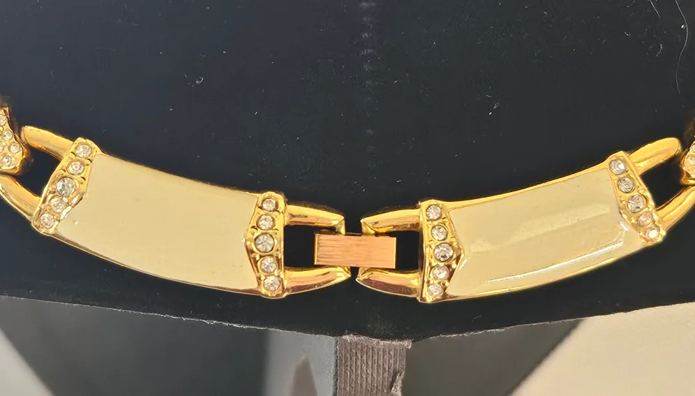 Pre-Loved Vintage Choker Necklace image indicator(7)