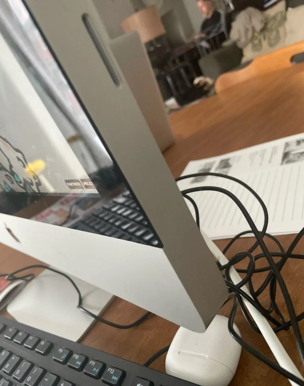 Apple iMac Desktop Computer with Havit Keyboard and Mouse image indicator(2)