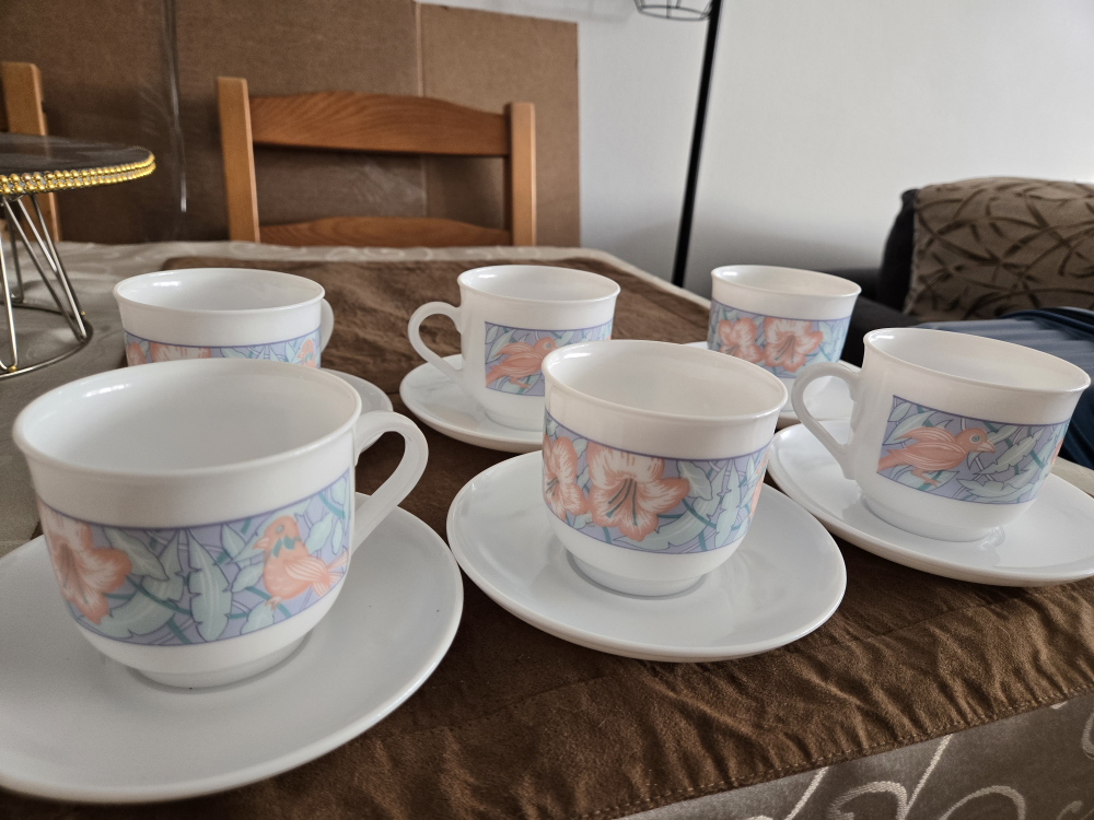 Vintage Tea Cups, Wine Glasses & Tall Glasses - photo 2