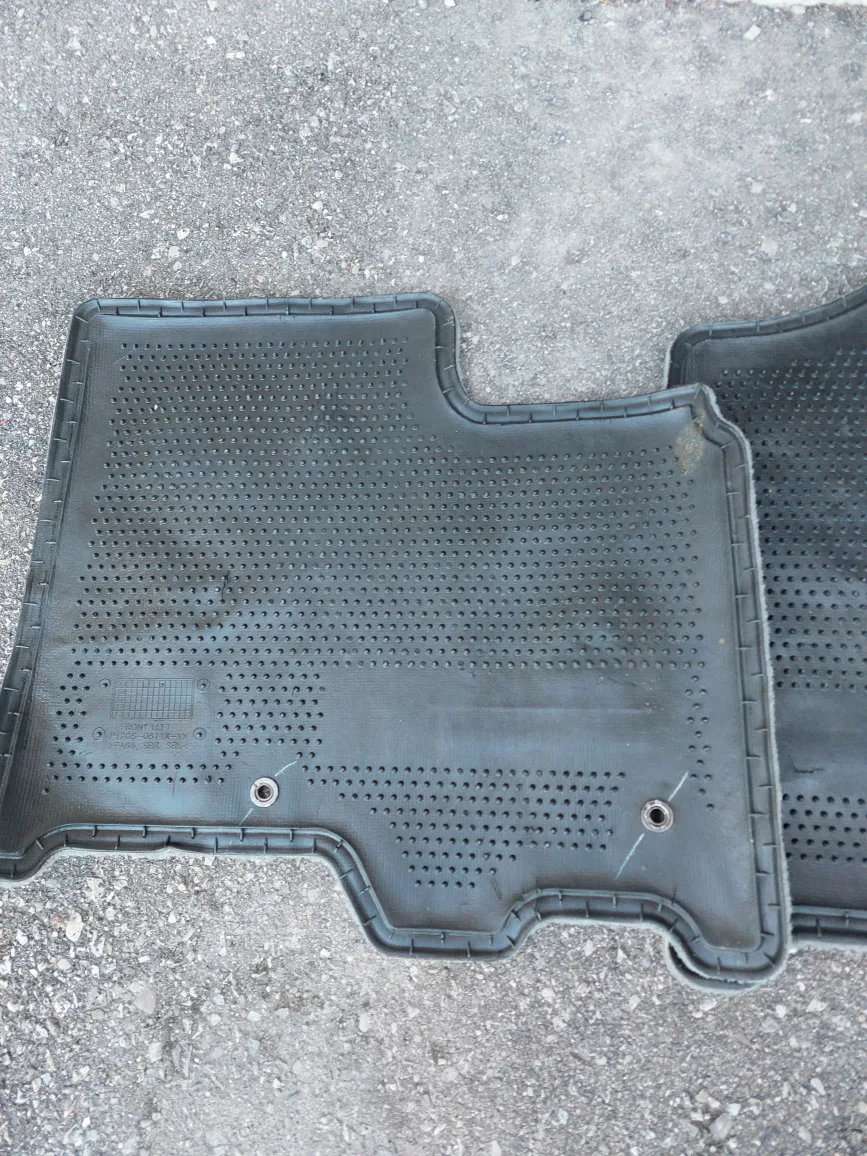 2009 Toyota Sienna Front Floor Mats - Pair image indicator(4)