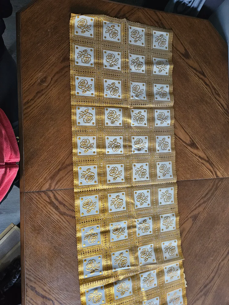 Elegant Gold and White Table Runner image indicator(2)