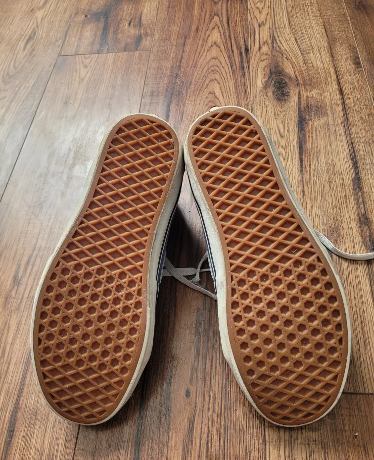 Vans Sk8-Hi High Top Sneakers - Size 8 image indicator(6)