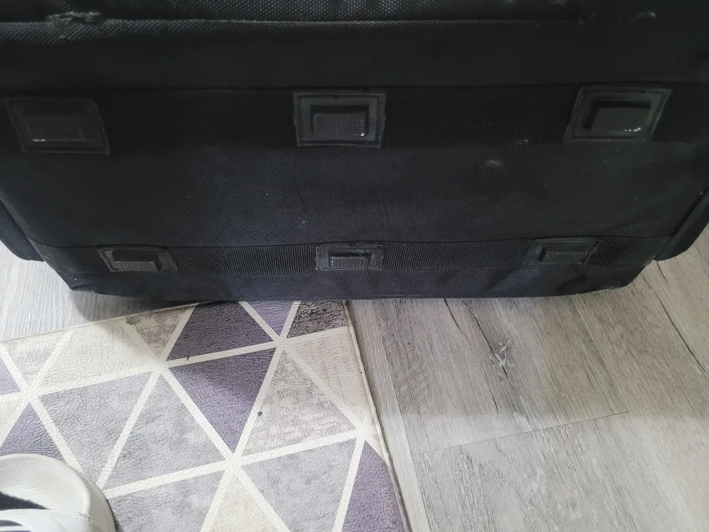 Extra Padded & Wide Electronics Carrying Case image indicator(4)