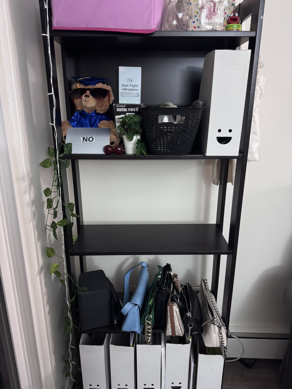 Bookcase/Bookshelf