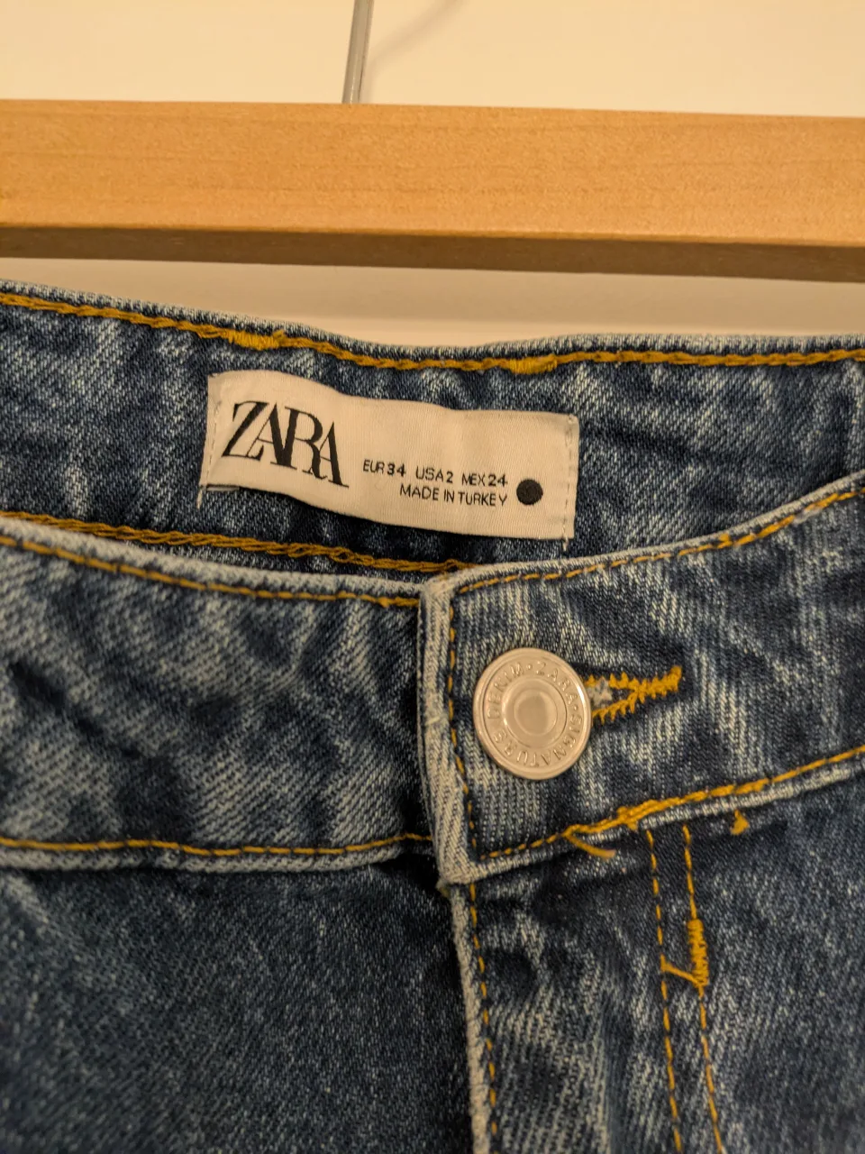 Zara Women's Flare Jeans ❗Closet Clearout❗ image indicator(3)