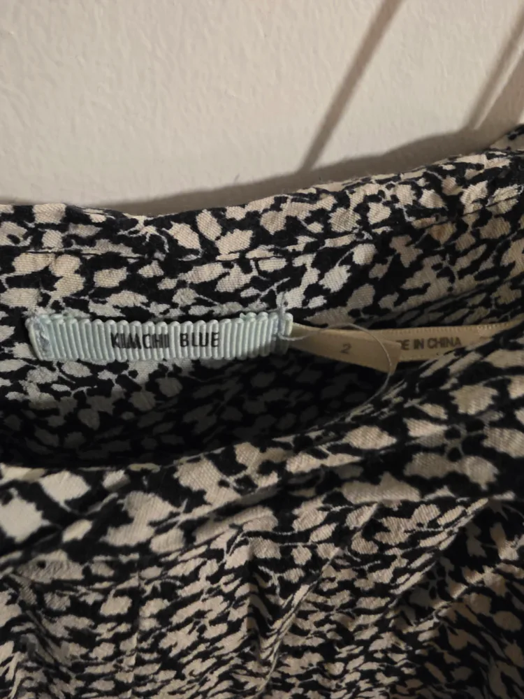 Kimi & Kai Blue Floral Mini Dress Size 2 image indicator(2)