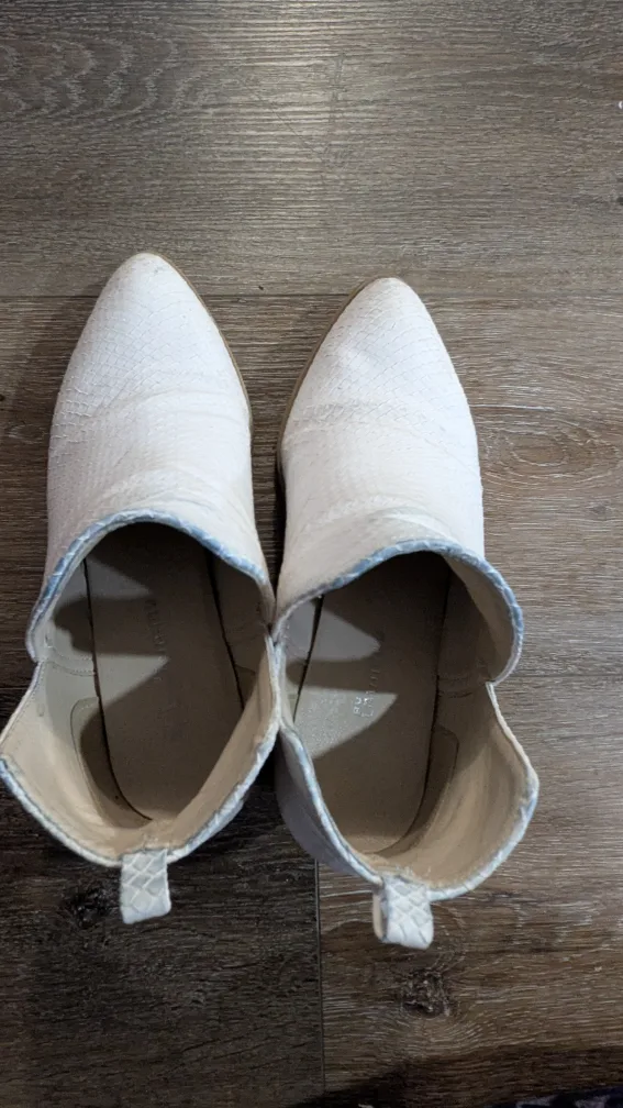 White Snakeskin Ankle Booties image indicator(5)
